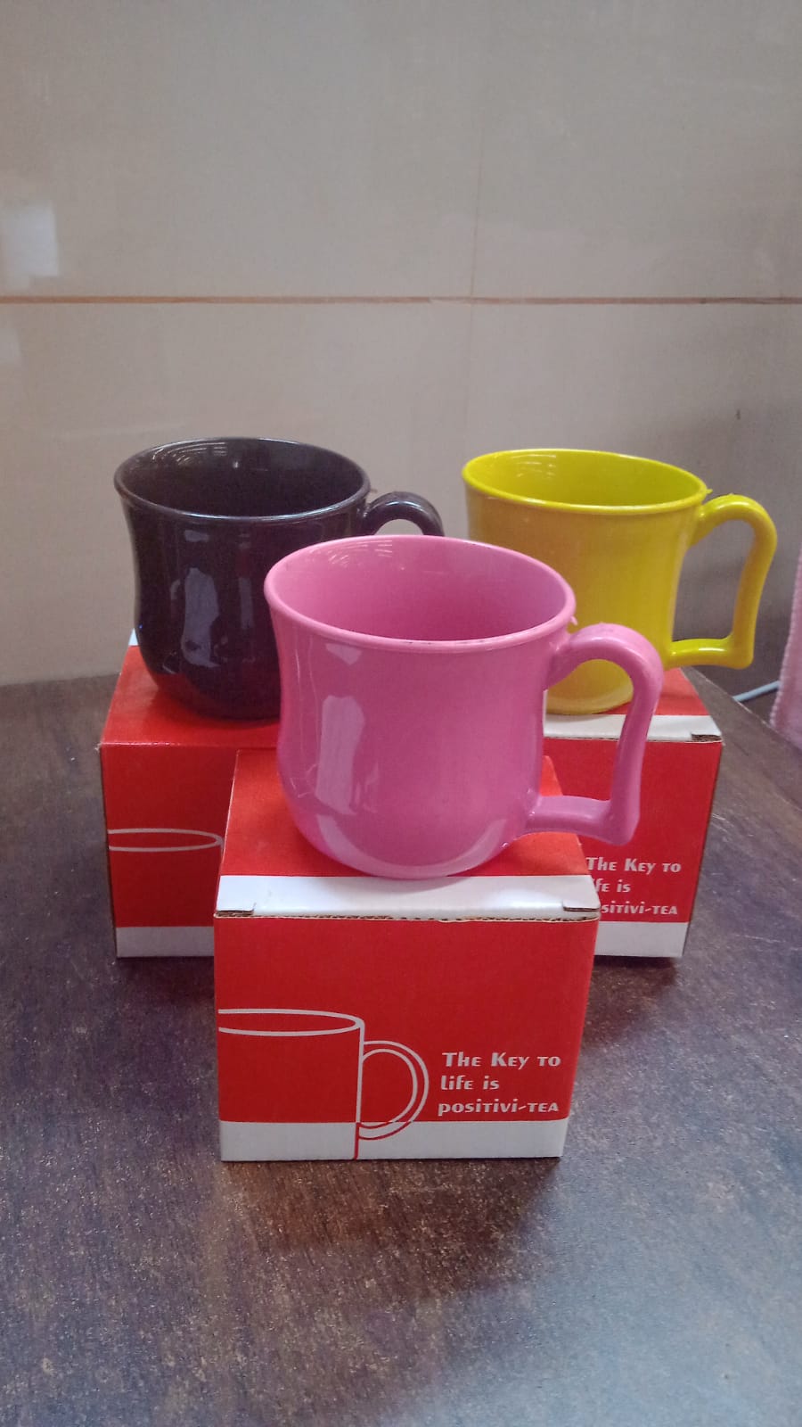 Premium Plastic Coffee / Tea Cups / Mug with Handle (1 Pc / With Color Box / Mix Color) Premium Plastic Coffee / Tea Cups / Mug with Handle (1 Pc / With Color Box / Mix Color)